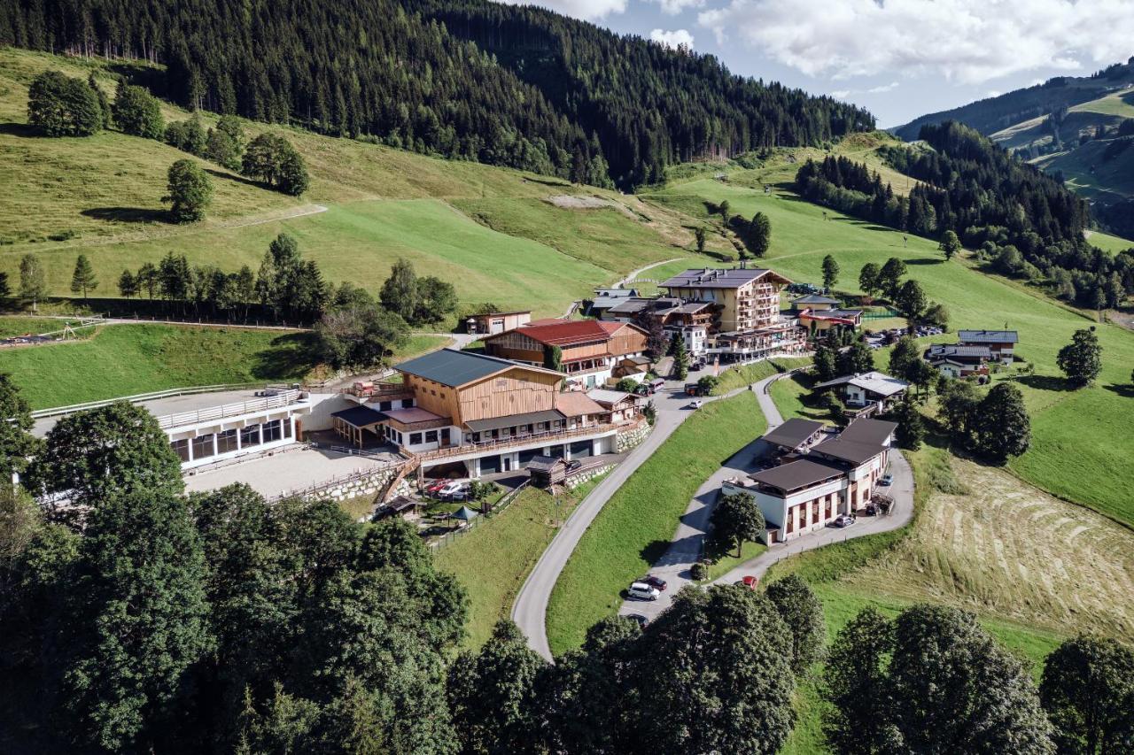 Familienresort Ellmauhof Saalbach-Hinterglemm Exterior photo